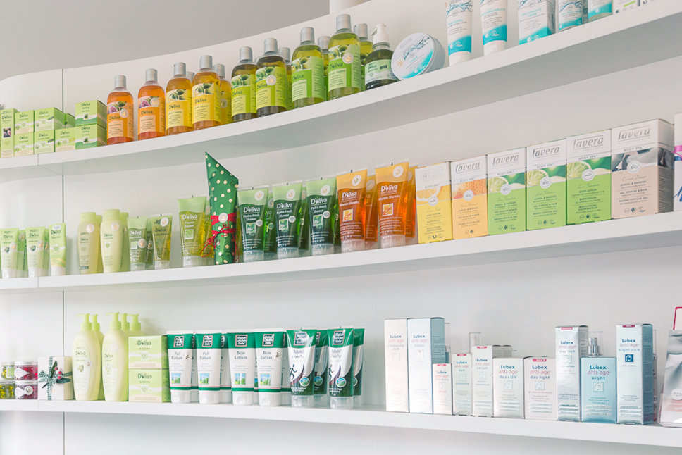 1_home_apotheke-steinhoelzli-3080_web.jpg 1_home_apotheke-steinhoelzli-3080_web