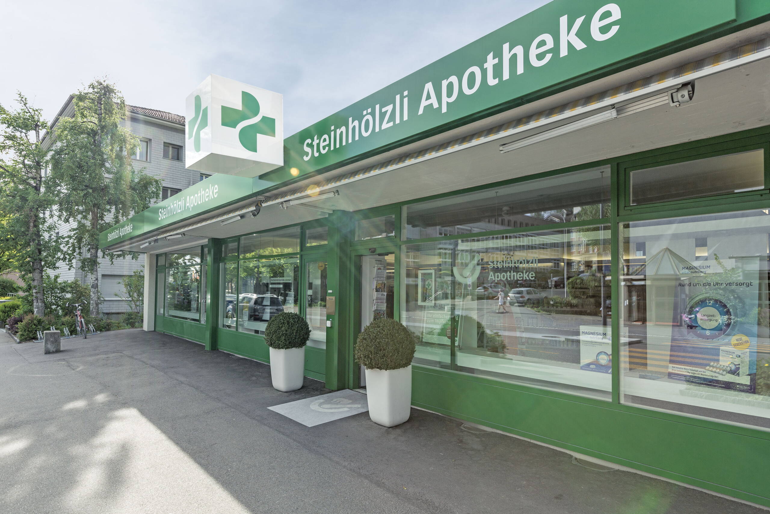 Aussenbereich Steinhölzli Apotheke Aussenfassade der Steinhölzli Apotheke